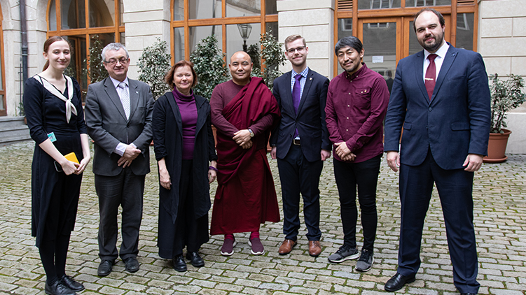 Na setkání s tibetskými duchovními v ČR navážeme návštěvou tibetské exilové vlády u příležitosti výročí tibetského národního povstání