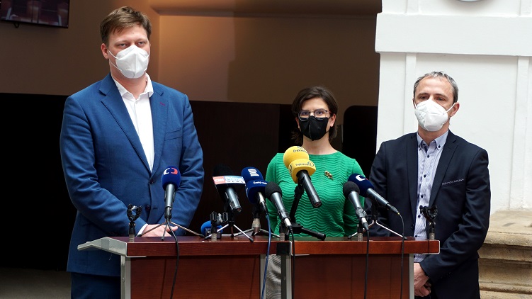 Vládní poslanci společně s SPD ohrozili prosazení ochrany oznamovatelů v tomto volebním období, ČR hrozí sankce